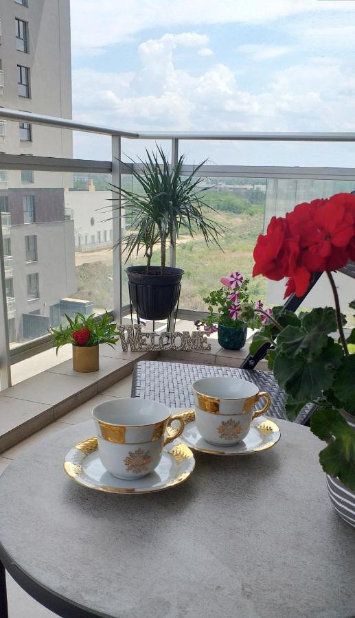Sunshine - New & Quiet 1Br Apt, Business Area, Close To Airport, Highway A3, Subway Бухарест Экстерьер фото
